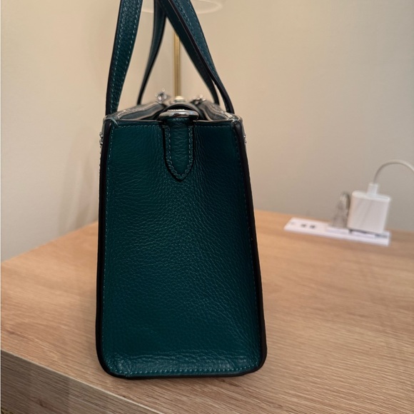 Elegant Green Satchel Bag - Picture 4 of 13